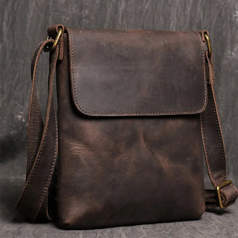 Noir Éminence Leather Crossbody