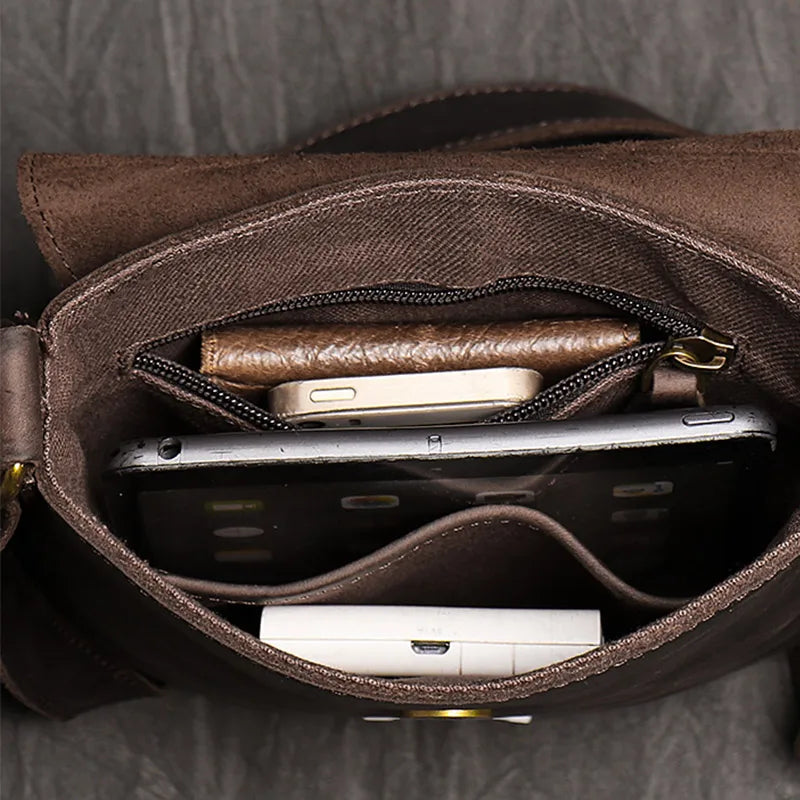 Noir Éminence Leather Crossbody